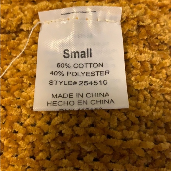 Warm and cozy sweater. - Picture 3 of 3